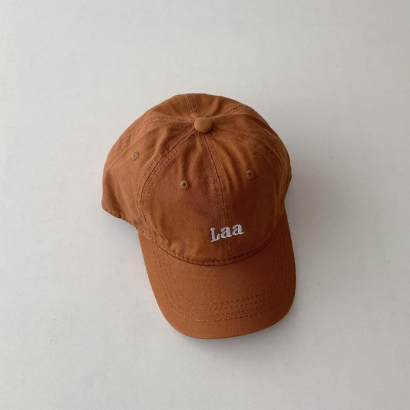 Jaunas zēnu ikdienas vienkāršas burtu saulessargs, regulējamas cepures augstas kvalitātes daudzpusīgas kokvilnas beisbola cepures meitenēm, cieta cepure