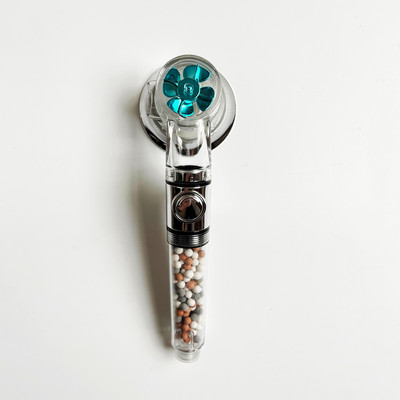 Jauna dizaina propelleris vannas istabas dušas galva augstspiediena ūdens taupīšana ar regulējamu pogu, iebūvētu filtru rokas dušas galviņa