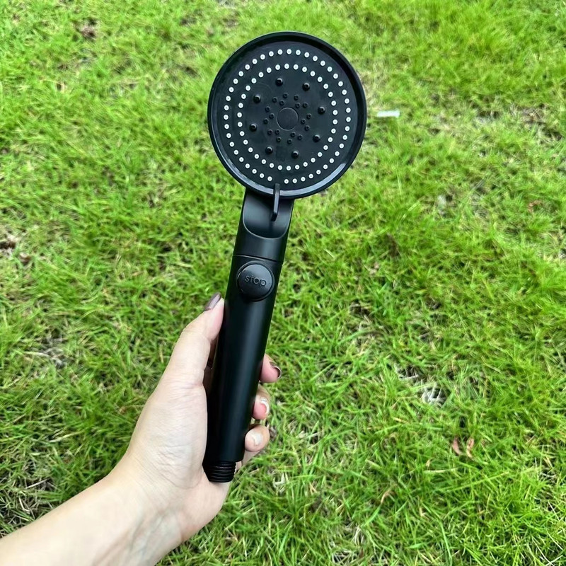 Μαύρο 5 ρυθμιζόμενη κεφαλή ντους Εξοικονόμηση νερού Ντους υψηλής πίεσης με ένα κλειδί Αξεσουάρ μπάνιου ντους χειρός