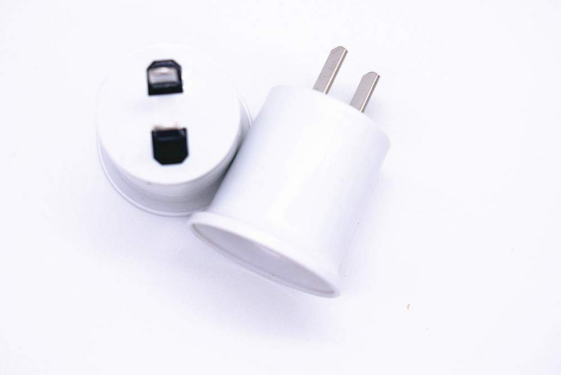 Adaptor de soclu pentru bec cu șurub E26 E27 Dop pentru bec din UE SUA 2 clavițe Convertiți lumină PBT Rezistență la foc Garaj acasă 4 buc/lot