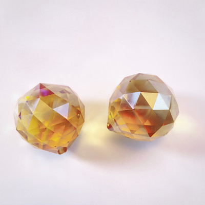 2 vnt. šviestuvų kristalų rutulys, blizgantis briaunotas stiklo pakabuko prizmės dalys Feng shui rutuliukai vaivorykštės saulės gaudyklės gaminimo reikmenys