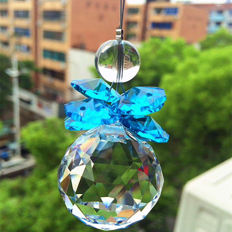 Puikūs krištoliniai saulės gaudyklės stikliniai aštuonkampiai karoliukai su sietyno rutuliu, skirti apšviesti Kalėdų eglutės kabantį vestuvių dekorą