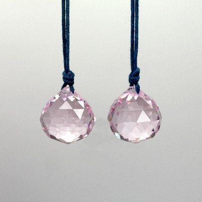 Топки от кристален полилей K9 с най-високо качество (безплатни пръстени) Многоцветно машинно изрязано и фасетирано стъкло 20 mm Фън Шуй сфери Направи си сам Ловец на слънце