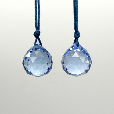 Топки от кристален полилей K9 с най-високо качество (безплатни пръстени) Многоцветно машинно изрязано и фасетирано стъкло 20 mm Фън Шуй сфери Направи си сам Ловец на слънце