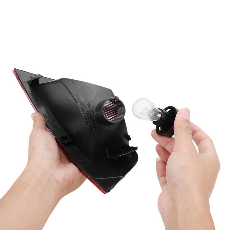 Põrkeraua parem O/S Udutule tagumine tagurdustulelatern koos pirnidega Ford Focus Kuga 08-12 jaoks