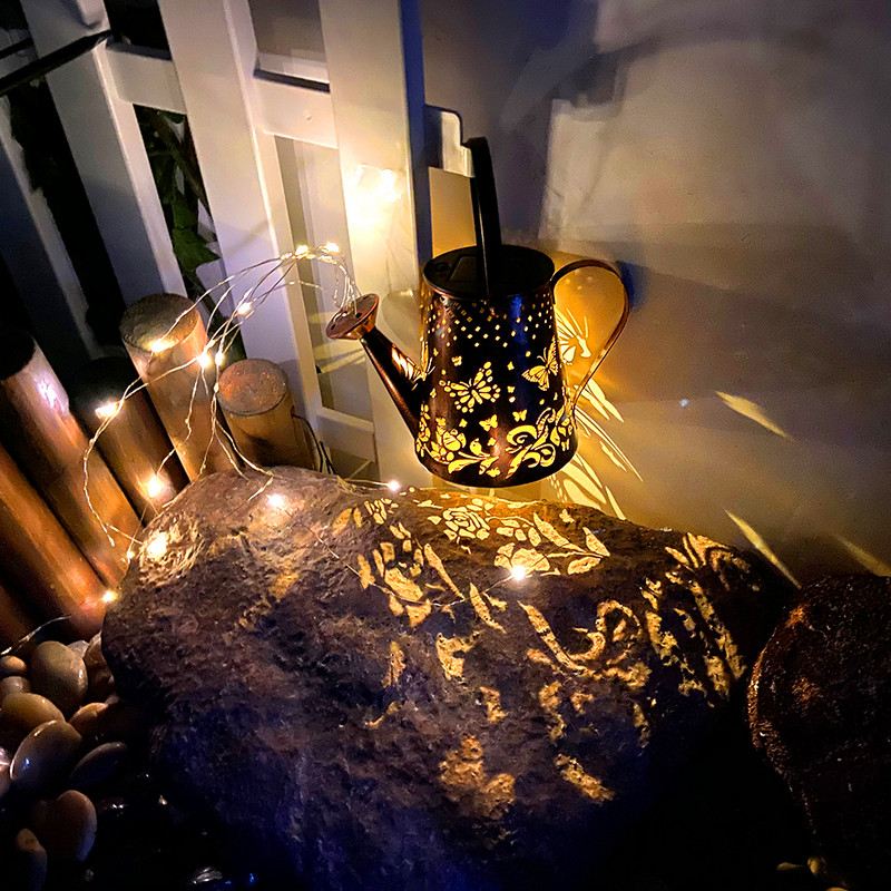 LED piekārtas saules gaismas laternas metāla lampa ūdensizturīga āra saules lampa dārza projekcijas gaismai Helovīna mājas dekorēšanai