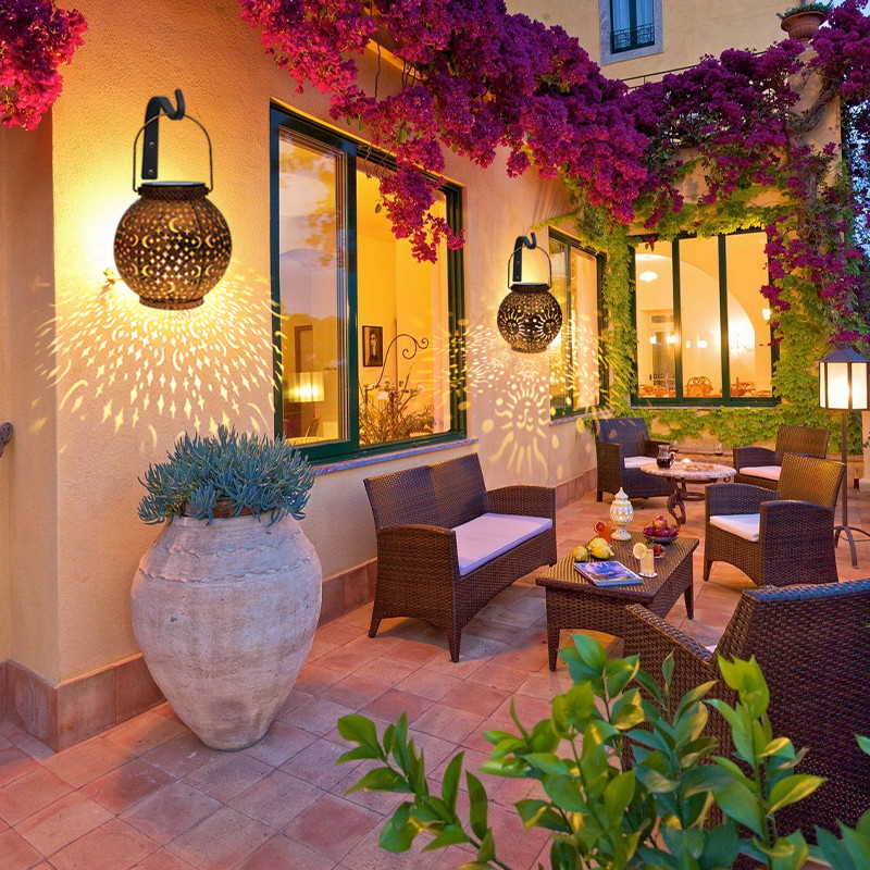 Neperšlampami saulės sodo žibintai lauke pakabinami metaliniai mėnulio žvaigždės projekciniai saulės žibintai, skirti vidaus kiemo takų dekoravimui