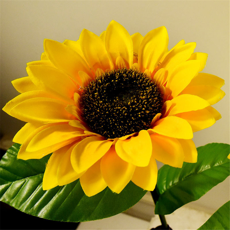 Napenergiával működő kerti lámpák kültéri napraforgó lámpák LED-es napenergiával működő lámpák teraszhoz, gyephez, kerti udvarhoz, utak díszítéséhez