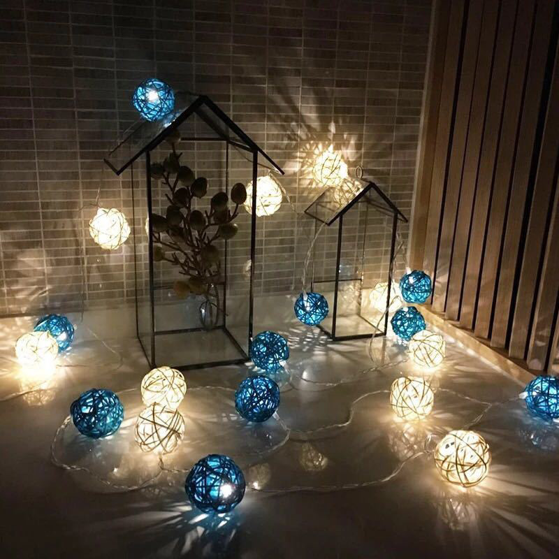 Rotango rutulinė kalėdinių lempučių styga 2,5M 20Leds šilta balta girlianda 3,2cm skersmens rutulys šventiniam dekoravimui Fairy Lamp Navidad