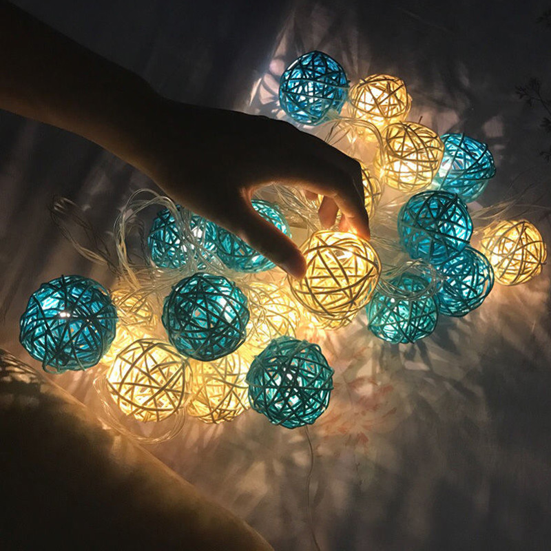 Rotango rutulinė kalėdinių lempučių styga 2,5M 20Leds šilta balta girlianda 3,2cm skersmens rutulys šventiniam dekoravimui Fairy Lamp Navidad