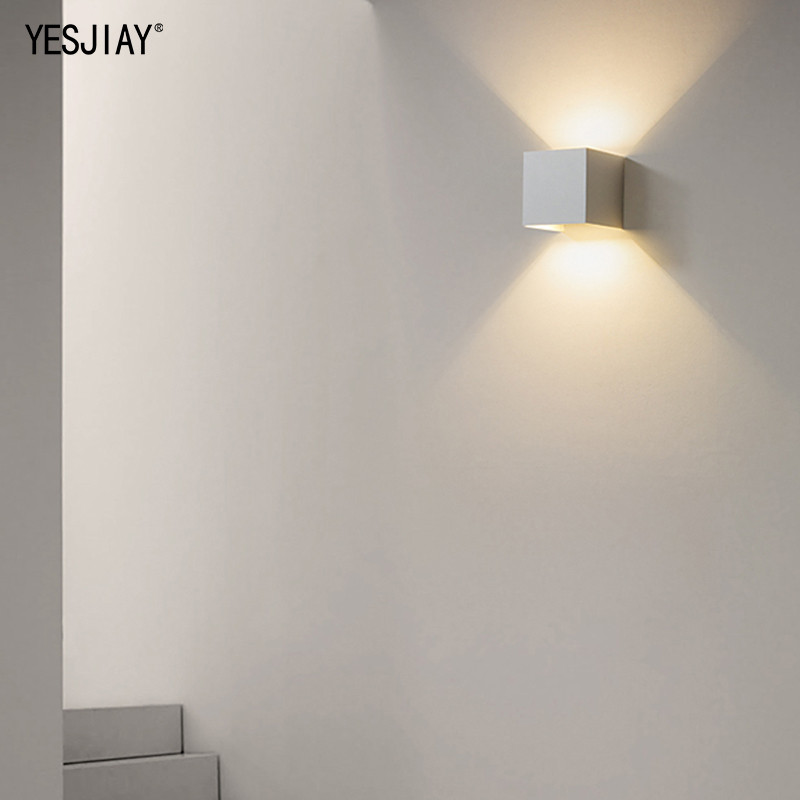 LED aukštyn žemyn sieninis šviestuvas IP65 vandeniui atsparus vidaus ir lauko aliuminio sieninis šviestuvas, montuojamas ant paviršiaus kubo LED sodo verandos šviestuvas