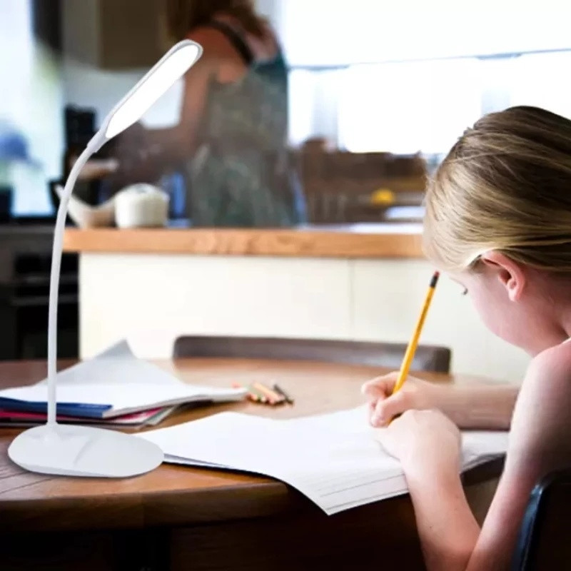 LED trīs ātrumu pieskāriena aptumšošana lasīšanas lampa USB uzlādes spraudnis Balts Silts acu aizsardzība Studentu galda gaisma mācību nakts gaisma