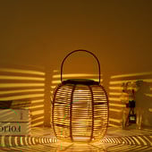 Päikeseenergia aia ripplamp 600 mAh imitatsiooniga rotangist õuepuu rippvalgusti valgustite kaunistused siseõue elutoa sisekujundus