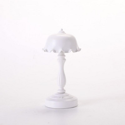 Usb újratölthető állvány Világos éjjeliszekrény hálószoba dekoratív világos, skandináv stílusú asztali lámpa Asztali lámpa nagykereskedés Hot Led lámpa Új