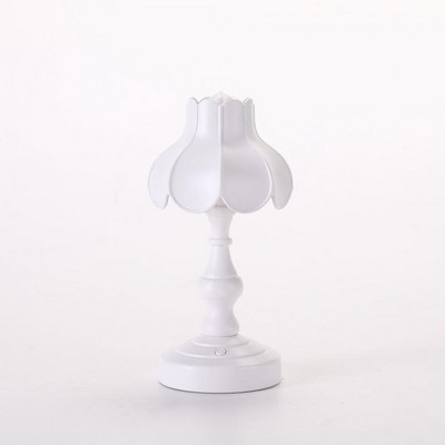 Usb újratölthető állvány Világos éjjeliszekrény hálószoba dekoratív világos, skandináv stílusú asztali lámpa Asztali lámpa nagykereskedés Hot Led lámpa Új