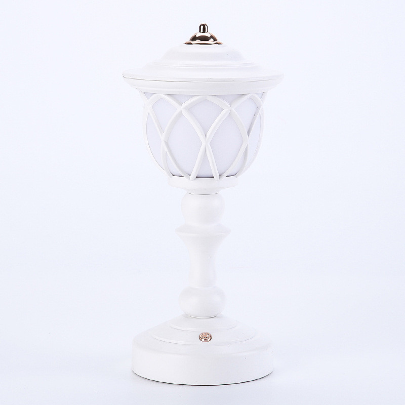 Usb újratölthető állvány Világos éjjeliszekrény hálószoba dekoratív világos, skandináv stílusú asztali lámpa Asztali lámpa nagykereskedés Hot Led lámpa Új