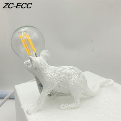 Nordic Mini Resin Mouse LED asztali lámpák nappaliba Hálószoba Éjjeli Asztali lámpa Aranyos Állat Egér Gyanta Éjszakai lámpák Lámpák