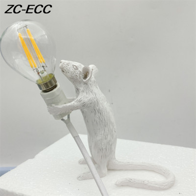Nordic Mini Resin Mouse LED asztali lámpák nappaliba Hálószoba Éjjeli Asztali lámpa Aranyos Állat Egér Gyanta Éjszakai lámpák Lámpák