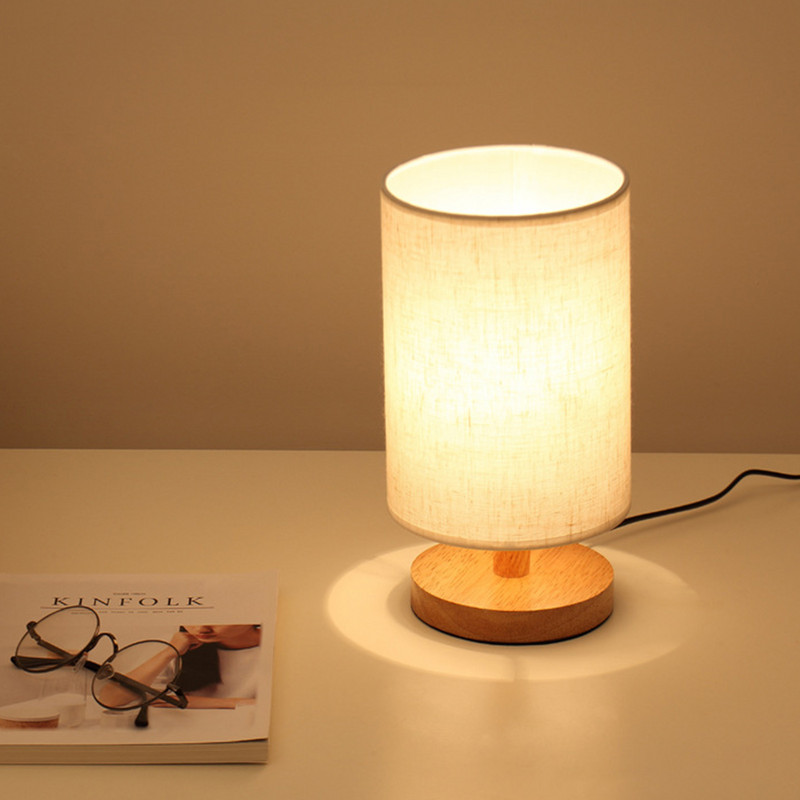 USB éjjeli asztali lámpa Modern LED asztali lámpa szövet ernyővel és fa alappal háztartási hálószoba díszekhez