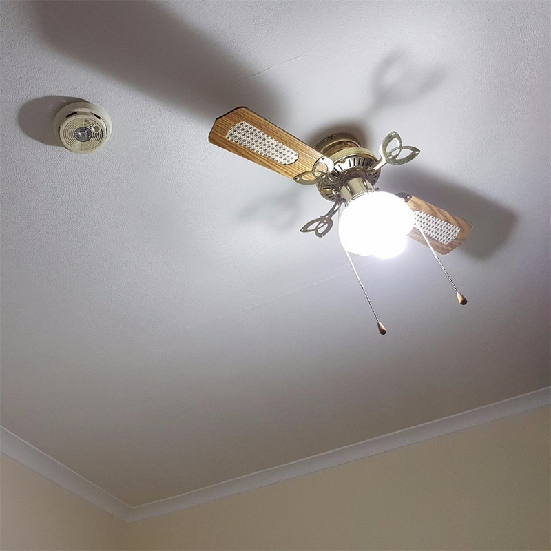 Energiją taupančios 15 W B22 bajonetinės 220–240 V 3U CFL lemputės 6500 K ryškiai šaltai balta, skirta skaityti maisto ruošimo padažus [A energijos klasė]