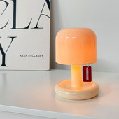 Radoša Sunset Galda lampa Sēņu stila Led Night Light Nordic Mini galda lampa kafijas bāram Mājas viesistabas dekors