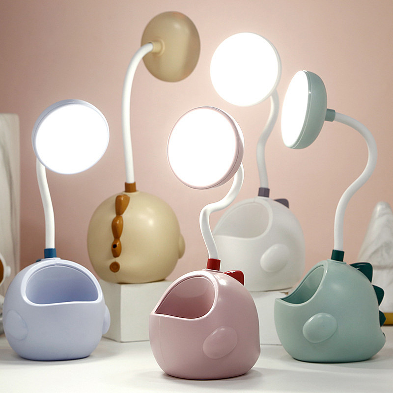 Radoša multfilma Acu aizsardzība Nakts gaisma Mīksta gaisma Push-veida maza lampiņa USB uzlāde Mācību pildspalvas turētājs rakstāmgalds Guļamistaba bērnam