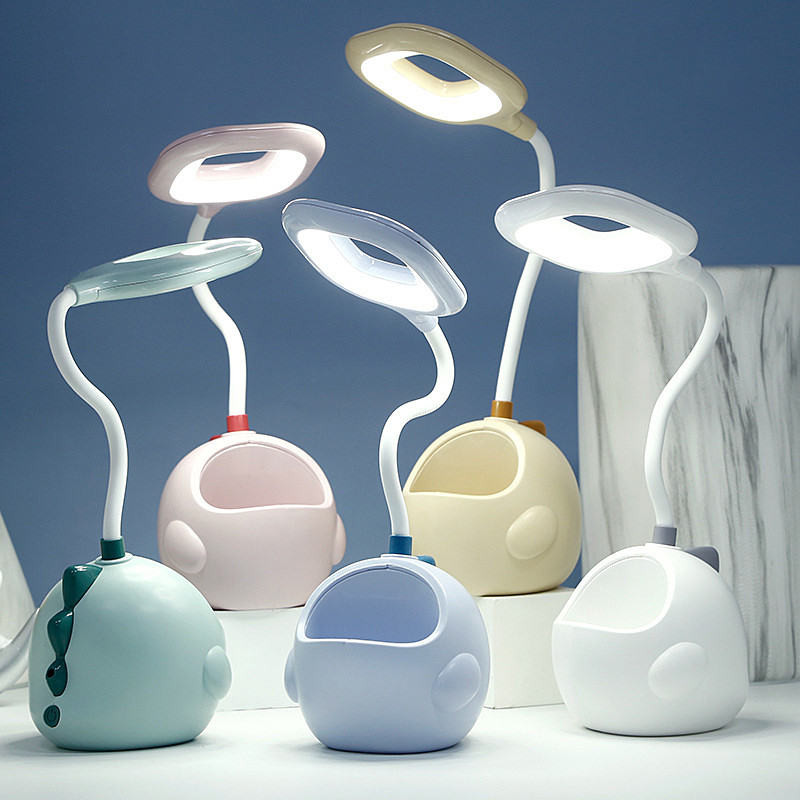 Radoša multfilma Acu aizsardzība Nakts gaisma Mīksta gaisma Push-veida maza lampiņa USB uzlāde Mācību pildspalvas turētājs rakstāmgalds Guļamistaba bērnam