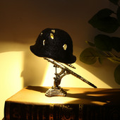 Háborús ereklye lámpa sisakok asztali lámpa szobor háborús retro gyanta asztali lámpa emléktárgy