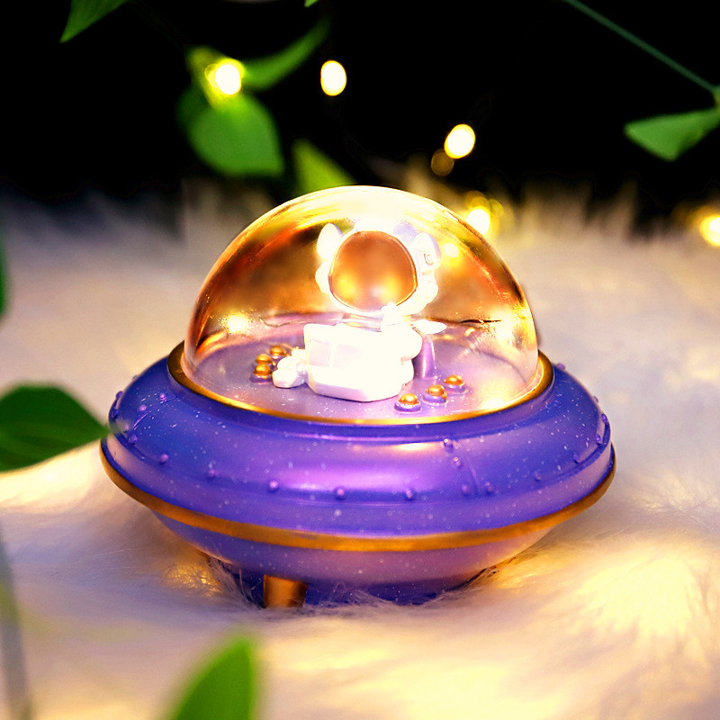 LED astronaut Star Light Cartoon astronaut farfurie zburătoare Vecină de noapte Dormitor Living Room Decor Cadou de aniversare pentru copii Nou