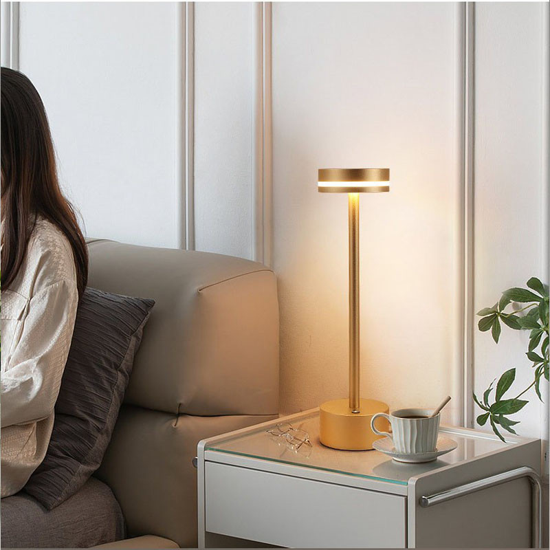 ΝΕΟ Επιτραπέζιο Φωτιστικό Μπαρ Ξενοδοχείου Ασύρματο Επιτραπέζιο Φωτιστικό LED Μεταλλικό Επιτραπέζιο Φωτιστικό USB Επαναφορτιζόμενο Φωτιστικό Νυχτερινής Φωτεινότητας για Εστιατόριο Υπνοδωμάτιο