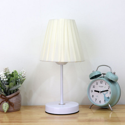 Magamistoa voodilambi võrk punane tuli tüdruku süda põhjamaise retro laualamp ühiselamu dekoratsioonid Tüdrukute mini öölamp