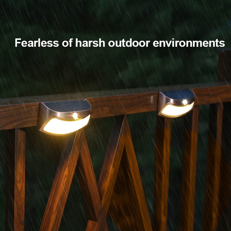 Uue disainiga välitingimustes kasutatavad 4LED-i päikesevalgustid astmelised seinavalgustid veekindlad aiavalgustid siseõue aia teeraja õue kaunistamiseks