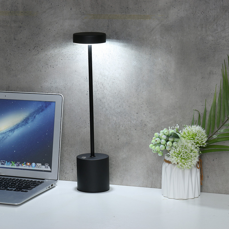 Juhtmeta LED-magamistoa öölamp 3200 mAh aku, rauast kunst metallist lauavalgusti, 3 valgustusrežiimi puutetundliku juhtlauaga laualamp lastetoa jaoks