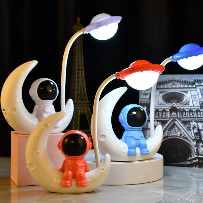 Kreatív Astronaut Moon Night Light Gyerekek USB Újratölthető LED Spaceman Baba Gyerek Hálószoba Éjjeliszekrény Asztali lámpa Karácsony