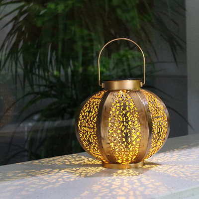 Lumină solară cu LED Lanternă impermeabilă Lumină pentru grădină în aer liber. Lumini din fier forjat. Lumină proiector pentru peisaj