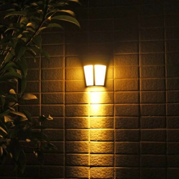 Външни LED слънчеви светлини Стенна светлина Водоустойчива енергоспестяваща Автоматична индукция Градина Слънчева светлина Улични нощни светлини Лампа