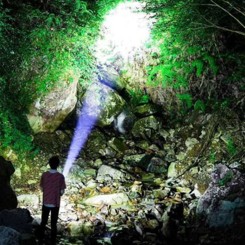 LED žibintuvėlis USB įkraunamas itin ryškus lauko daugiafunkcis vandeniui atsparus prožektorius, 4 režimai