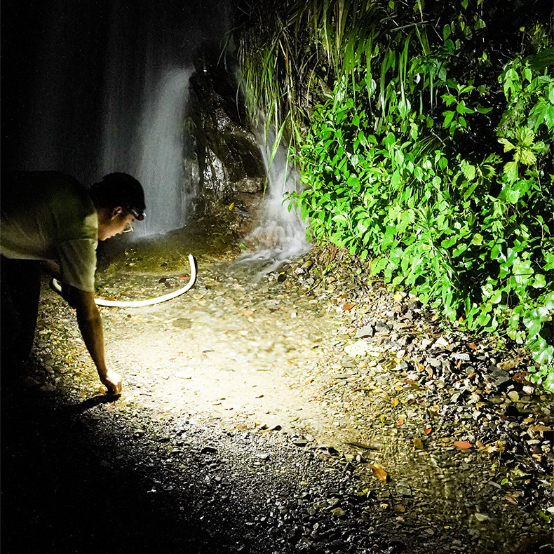 Új hordozható mini nagy teljesítményű LED-es fejlámpa XPE+COB USB újratölthető fényszóró beépített elemmel vízálló fejlámpa fejlámpa