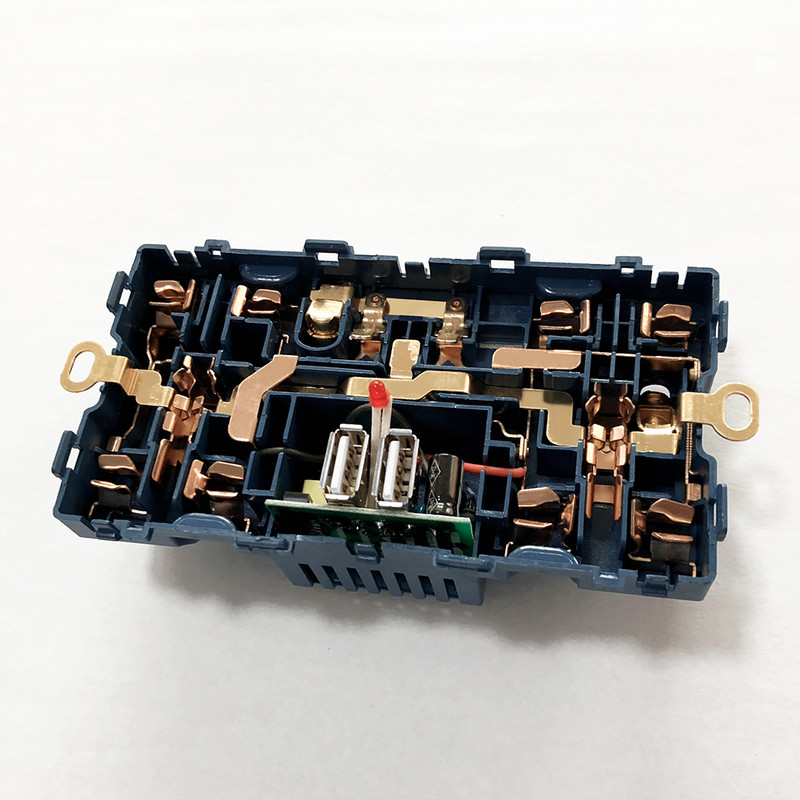 Delviz EU szabványos USB-aljzat, szürke beágyazott panel, 2.1A kettős USB-port, AC 110-250V, UK fali konnektor, Univerzális 5 lyukú aljzat
