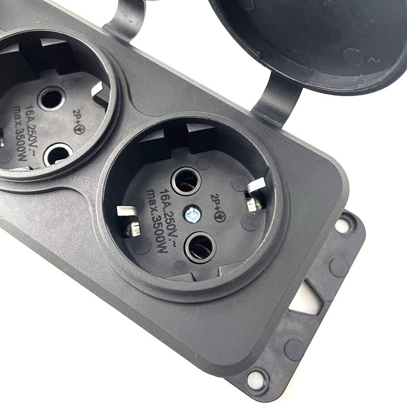 Noua priză IP54 16A pentru industria europeană Waterpoof 1/2/3/4 căi, priză de ploaie impermeabilă în aer liber de 3500 W cu capac Rusia