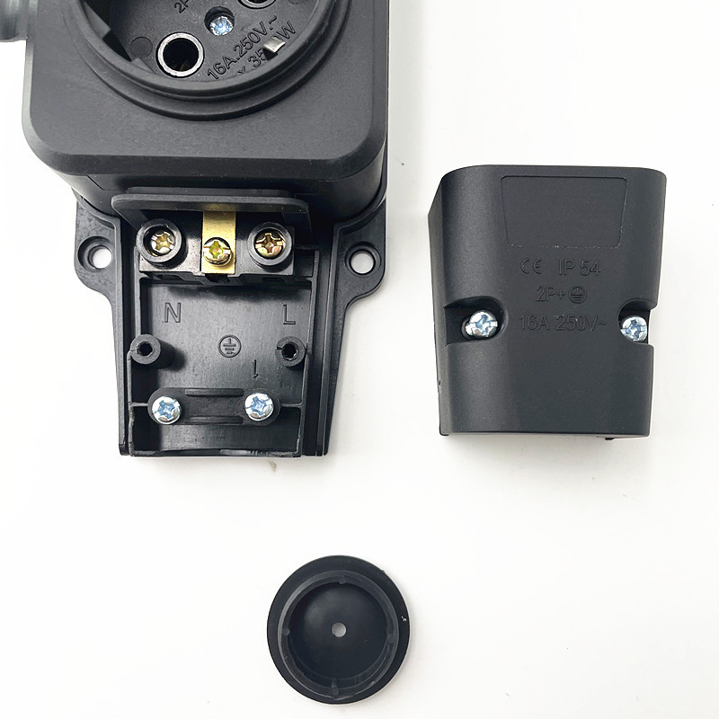 Noua priză IP54 16A pentru industria europeană Waterpoof 1/2/3/4 căi, priză de ploaie impermeabilă în aer liber de 3500 W cu capac Rusia