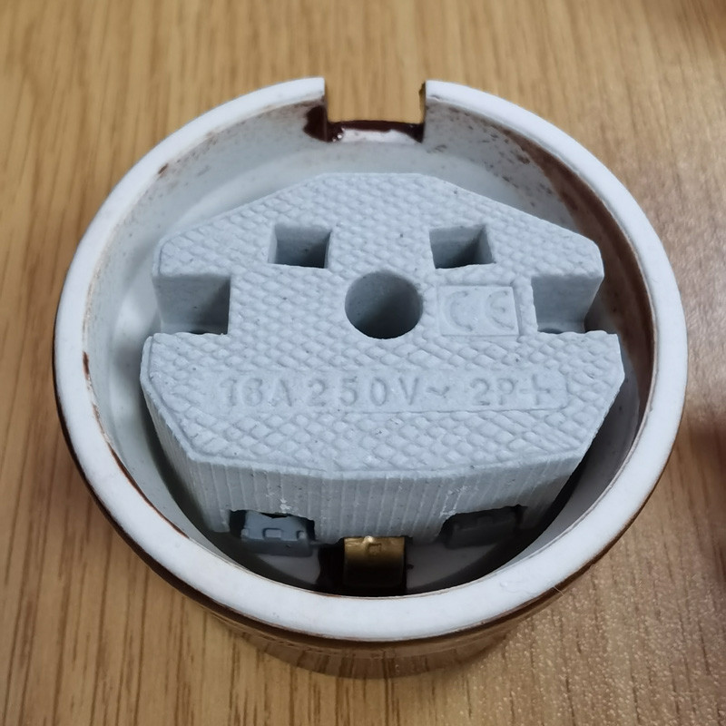 Mājas labiekārtošana Eiropas keramikas elektrības rozetes Fiksēts sēdeklis Keramika EU Strāvas kontaktligzda Melns Balts 16A