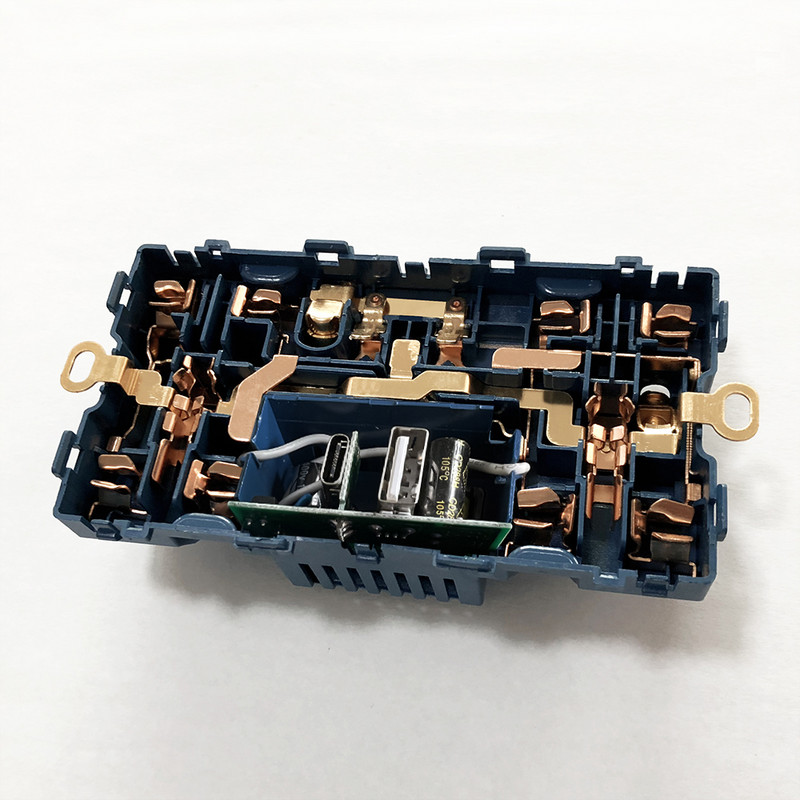 Porturi de încărcare rapidă Delviz Type-C, panou 110V~250V 146mm*88mm, încărcare inteligentă 18W, priză dublă, priză universală USB de perete