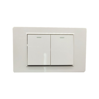 118 mm biela PC zásuvka s 2 USB portami, štandardná pre domácnosti, 16 A, 2-otvorová, s bielym PC panelom, samozhášacím panelom, kombináciou 2 USB portov