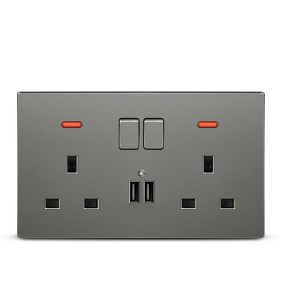 13A štandardná elektrická zásuvka pre Spojené kráľovstvo, dva USB porty na nabíjanie, 2,1A LED indikátor, jedna dvojitá nástenná zásuvka, 3-kolíková, striebornosivá, plastová, Malta