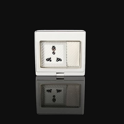 IP55 Vodotesná prachotesná vonkajšia vonkajšia nástenná zásuvka s krytom 110 ~ 250 V Univerzálna zásuvka