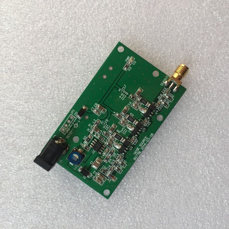 Zdroj šumu DC 12V 0,3A, zdroj šumu, jednoduchý spektrálny externý generátor, sledovací SMA zdroj, generátor signálu na sledovanie puzdra