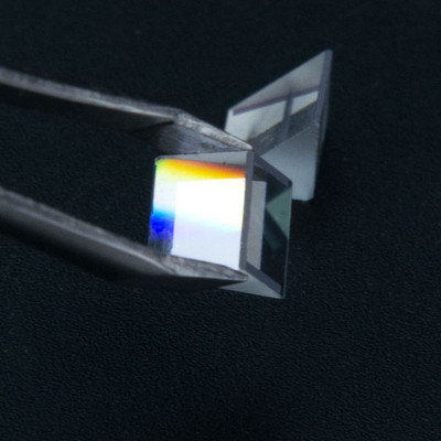 20 ΤΕΜ 5 χιλιοστών Εργοστασιακό ελαττωματικό οπτικό γυαλί Mini ορθής γωνίας οπτικών πρισμάτων πειράματος Όργανο Rainbow Research Triangular Prisma