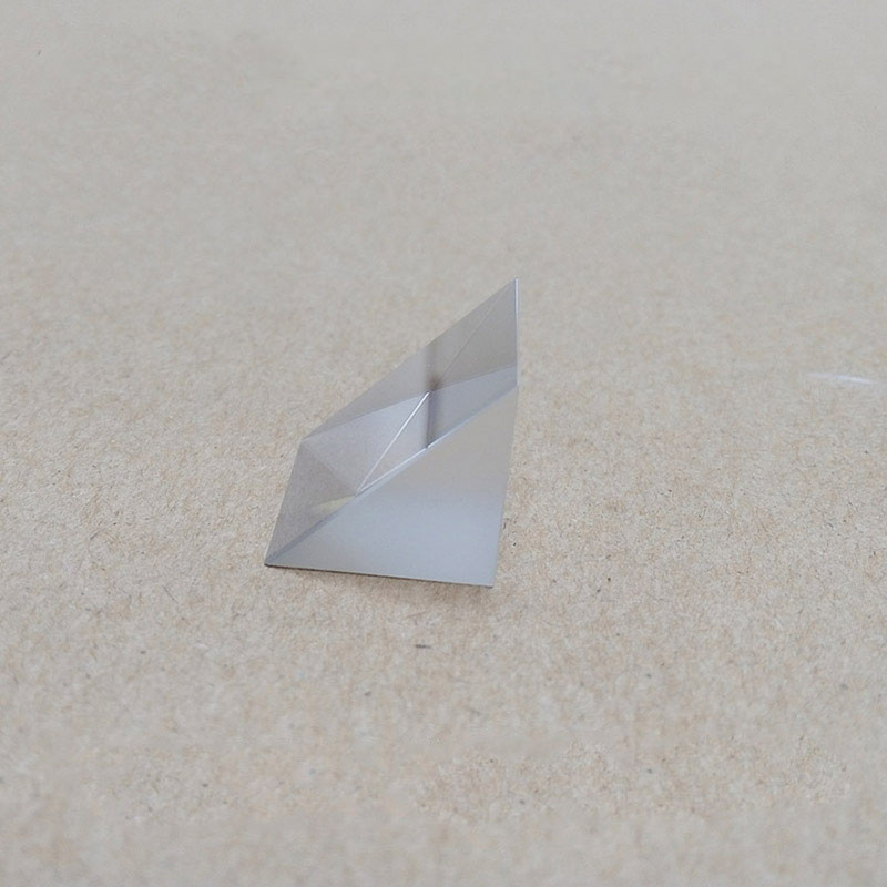 25 * 25 * 25 mm optiniai lygiašonių stačiakampių triprizmų eksperimentai, skirti vaivorykštės stiklui K9