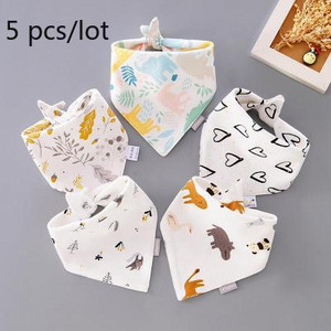 Бебешки лигавници Триъгълни двойни памучни лигавници Анимационен печат Слюнка Хавлиена кърпа Бебешки момчета Момичета Престилка за хранене Памук